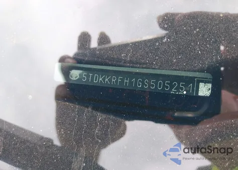 2016 Toyota Highlander Xle V6 z USA, uszkodzony, nr VIN 5TDKKRFH1GS505251